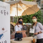 擔(dān)任文學(xué)館書(shū)席侍書(shū)人四年，不時(shí)有補(bǔ)充好書(shū)的需求，感謝許多熱心的家族朋友，攜帶好書(shū)與大家分享，新業(yè)將持續(xù)帶著這份美意，堅(jiān)守侍書(shū)人岡位。