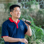 結(jié)束後，邀請(qǐng)同仁們分享此次淨(jìng)溪的心得，讓我們一同為環(huán)境盡一份心力，以行動(dòng)守護(hù)這片土地。(圖為行銷部–楊世偉經(jīng)理)