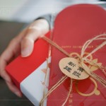 致上一份年節(jié)好禮，即早遞出的暖心問候，是新業(yè)別出心裁的心意，願將這份心意
及祝福，一同分享給親朋好友。