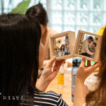 體驗(yàn)活動(dòng)—手作押花相框，剪貼各式花材，拼貼屬於自己與家人們的回憶，裱入相框，擺至家中，妝點(diǎn)日常美好。