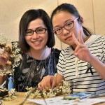 秋季微涼的天氣，讓我們一同將秋日的果實，巧手轉變成妝點居家空間的浪漫花圈。