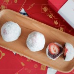 一份為你準備的莓好祝福。新年，與家人分享草莓大福，內(nèi)藏紅紅的喜氣，滿滿福
氣的寓意，格外幸福。