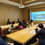 學(xué)生們齊聚宜家，建築師林宜峰介紹建築的美學(xué)、架構(gòu)設(shè)計，以及如何在符合建築原則的條件下，讓各元素一一呈現(xiàn)。