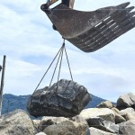 『臺(tái)東南田石』被譽(yù)為世界五大名石之一，由於質(zhì)地適中、圖案多變，加上天然的白色條紋分布於黑灰色石體，是特有的石頭種類。