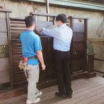 呼應園區(qū)既有空間記憶，獨家設計3座不鏽鋼造型貓剪影。