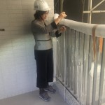 為了安全起見(jiàn)，新業(yè)職人團(tuán)隊(duì)相當(dāng)重視陽(yáng)臺(tái)欄桿高度，除了合乎建築技術(shù)規(guī)則，也包含替住戶(hù)與家人著想的心意。