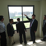 林佳龍市長參觀新業(yè)誠家標準戶住宅