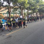 不僅是大人，小朋友也加入了「挑戰(zhàn)組」跑者的行列！這群認(rèn)真跑步的小朋友也為活動(dòng)增添許多亮點(diǎn)！