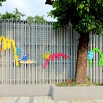 一起踏上這一座座充滿未知的奇幻山丘，一段冒險旅程就要展開，臺灣特有長鬃山羊、藍(lán)腹鷴、梅花鹿…各種小動物們，等著您一探究竟！(圖為成功國小後門右側(cè))