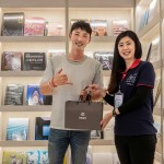 新業(yè)當(dāng)天也特別準(zhǔn)備相當(dāng)適合Jason這位戶外陽(yáng)光男孩的運(yùn)動(dòng)毛巾，讓他在全臺(tái)跑透透的同時(shí)也十足舒適。