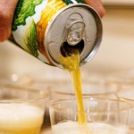 炎炎夏日就是要來杯消暑良品，新業(yè)品味食光－《臺(tái)味精釀沙龍》嚴(yán)選百花齊放的臺(tái)灣精釀好滋味。