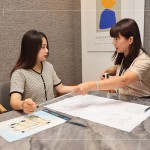 專業(yè)客服人員從格局變更、設(shè)備材料替換、空間規(guī)劃，到收納家電的配置，給予住戶建議、留心的事項(xiàng)，打造更貼近理想的家園。