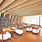 2樓閱覽室、輕食區(qū)皆設(shè)計(jì)曲面天花板，象徵林中之樹。